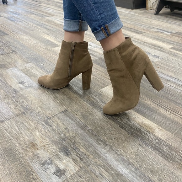 Faux suede boots - Picture 5 of 5